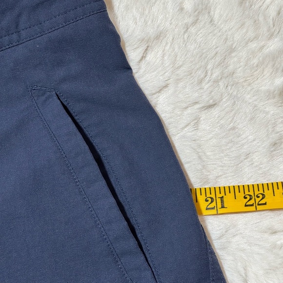 Oakley Blue Performance Shorts Mens Size 34 Bermuda Logo - Picture 7 of 9